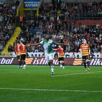 Bursaspor'da Iheanacho Fırtınası Dört Maçta Dört Gol