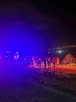 Yenişehir'de alkollü tır sürücüsü ters şeride girdi: 2 ölü, 1 yaralı