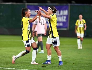Fenerbahçe Kadınlar Takımı UEFA Kupası'nda Son 16 Turuna Yükseldi